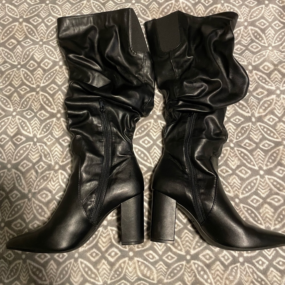 Simply Vera Vera Wang Knee High Heeled Boots 8